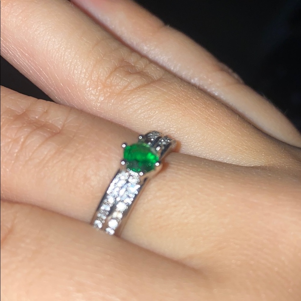 Ring - Picture 2 of 4